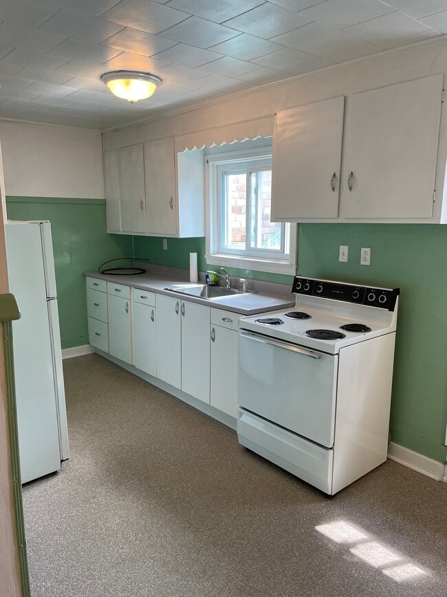 108 Erie St, Unit 108 Erie St, Unit 108 Erie St