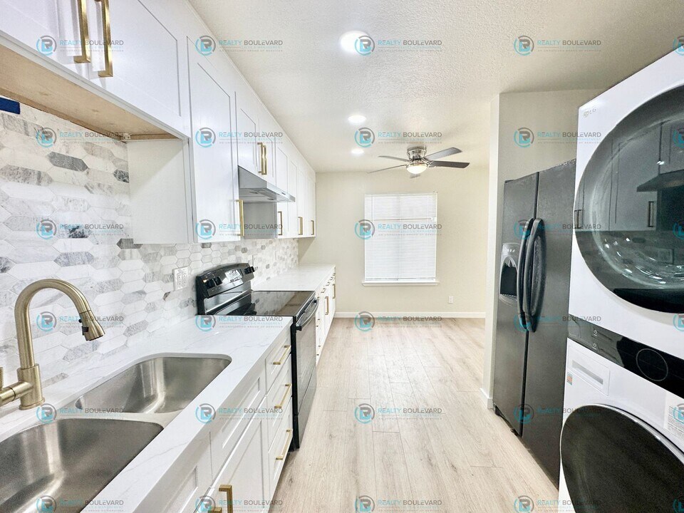 4600 Neil Rd in Reno, NV - Building Photo