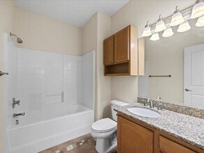 2607 Stonecreek Dr in Richland, WA - Building Photo - Building Photo