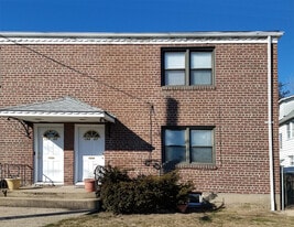 188-07 Dunkirk Drive, Unit 1st Floor in Saint Albans, NY - Building Photo