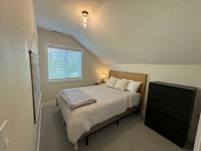 514 SE 42nd Ave in Portland, OR - Foto de edificio - Building Photo