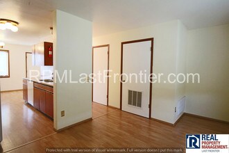 925 E 45th Ct-Unit -4 in Anchorage, AK - Building Photo - Building Photo