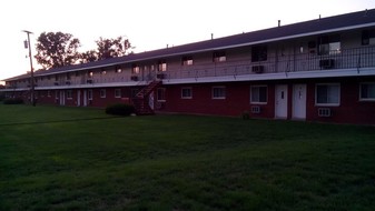 Sue Kay Apartments in White Lake, MI - Building Photo