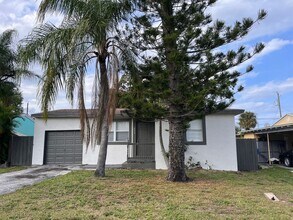 511 W Palm St in Lantana, FL - Building Photo - Building Photo