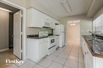 6501 NW 22nd St in Sunrise, FL - Building Photo - Building Photo