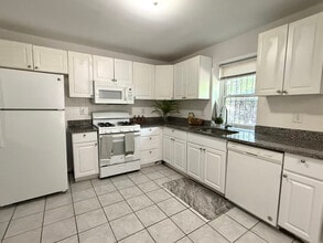 657 N 37th St in Philadelphia, PA - Building Photo - Building Photo