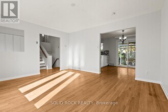 26 Ettrick Crescent in Ottawa, ON - Building Photo - Building Photo