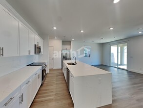 5810 Astapor St in Las Vegas, NV - Building Photo - Building Photo