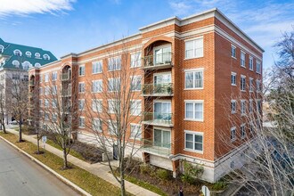 104 N Plum Grove Rd in Palatine, IL - Building Photo - Building Photo