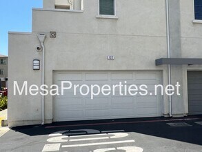 127 Macintosh Way in Upland, CA - Building Photo - Building Photo