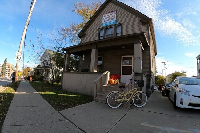 807 S Main St