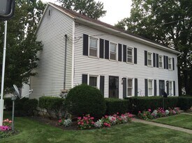 8 S Morning St in Sunbury, OH - Building Photo