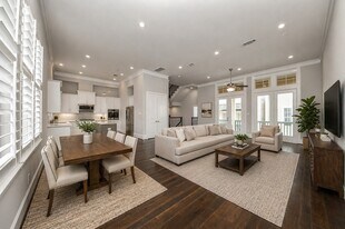 2004 Lou Ellen Ln in Houston, TX - Building Photo