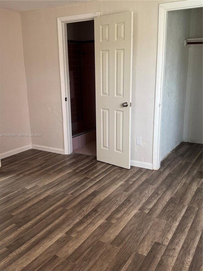 1240 NW 86th St in Miami, FL - Building Photo - Building Photo