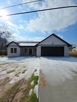 1529 N 2nd St in Dardanelle, AR - Building Photo