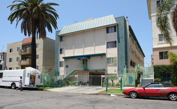 Leeward Apartments in Los Angeles, CA - Building Photo - Building Photo