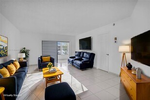 3990 NW 42nd Ave in Lauderdale Lakes, FL - Building Photo