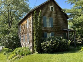 11522 Glen Valley Rd in Glen Rock, PA - Building Photo