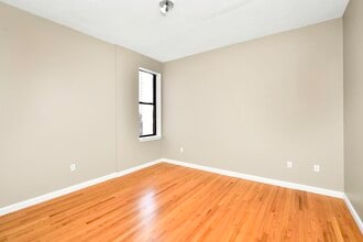 8 Forest St, Unit #201 in Medford, MA - Building Photo - Building Photo