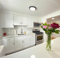 34 E 7th St in Clifton, NJ - Building Photo