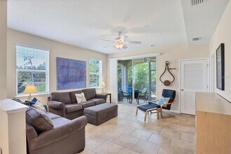 8312 Enclave Way in Sarasota, FL - Building Photo - Building Photo
