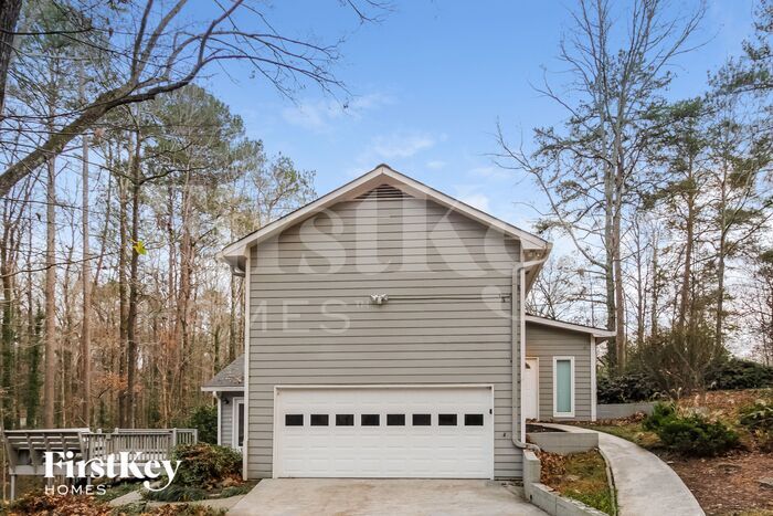 3264 Creek Dr in Marietta, GA - Building Photo