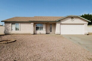 8046 E Fairfield St in Mesa, AZ - Building Photo