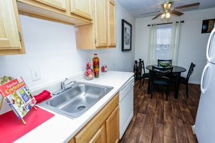 Ridgewood Club Apartments