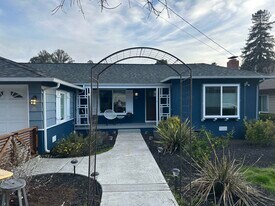 4635 Belfast Ave in Oakland, CA - Building Photo
