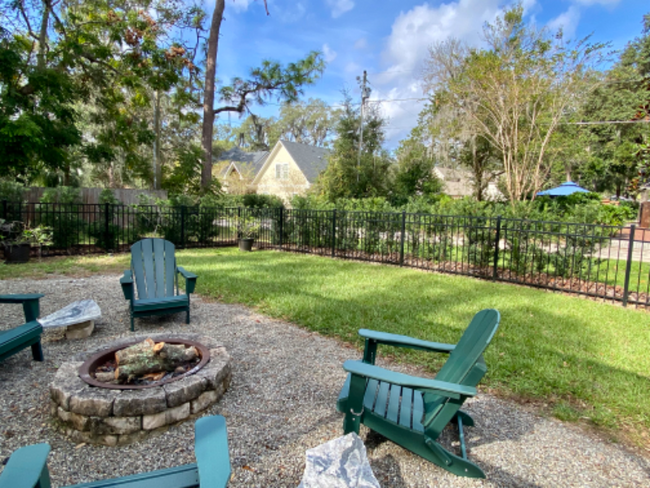 property at 804 Oakdale St