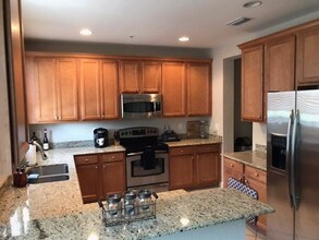 660 Amador Ln-Unit -6 in West Palm Beach, FL - Foto de edificio - Building Photo