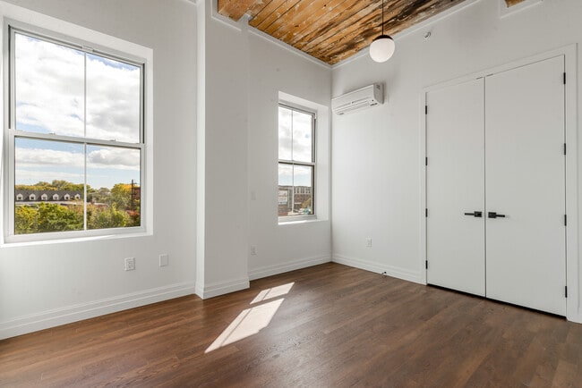 James English Building in New Haven, CT - Foto de edificio - Building Photo