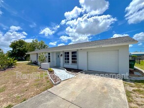1228 SE 37th St in Cape Coral, FL - Foto de edificio - Building Photo