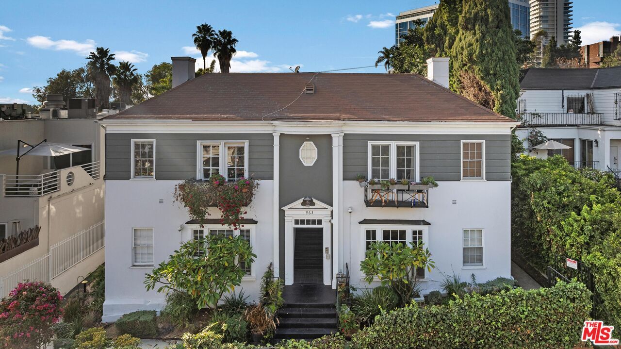 967 N Doheny Dr in West Hollywood, CA - Foto de edificio