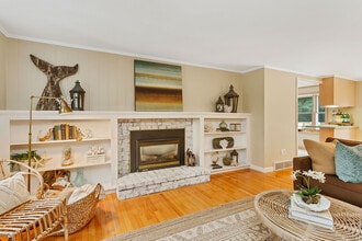25 Embassy St in Yarmouth Port, MA - Building Photo - Building Photo