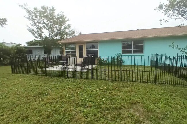 305 Hammock Terrace in Venice, FL - Building Photo - Building Photo