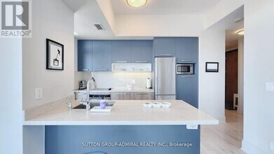 36 Park Lawn Rd in Toronto, ON - Building Photo - Building Photo