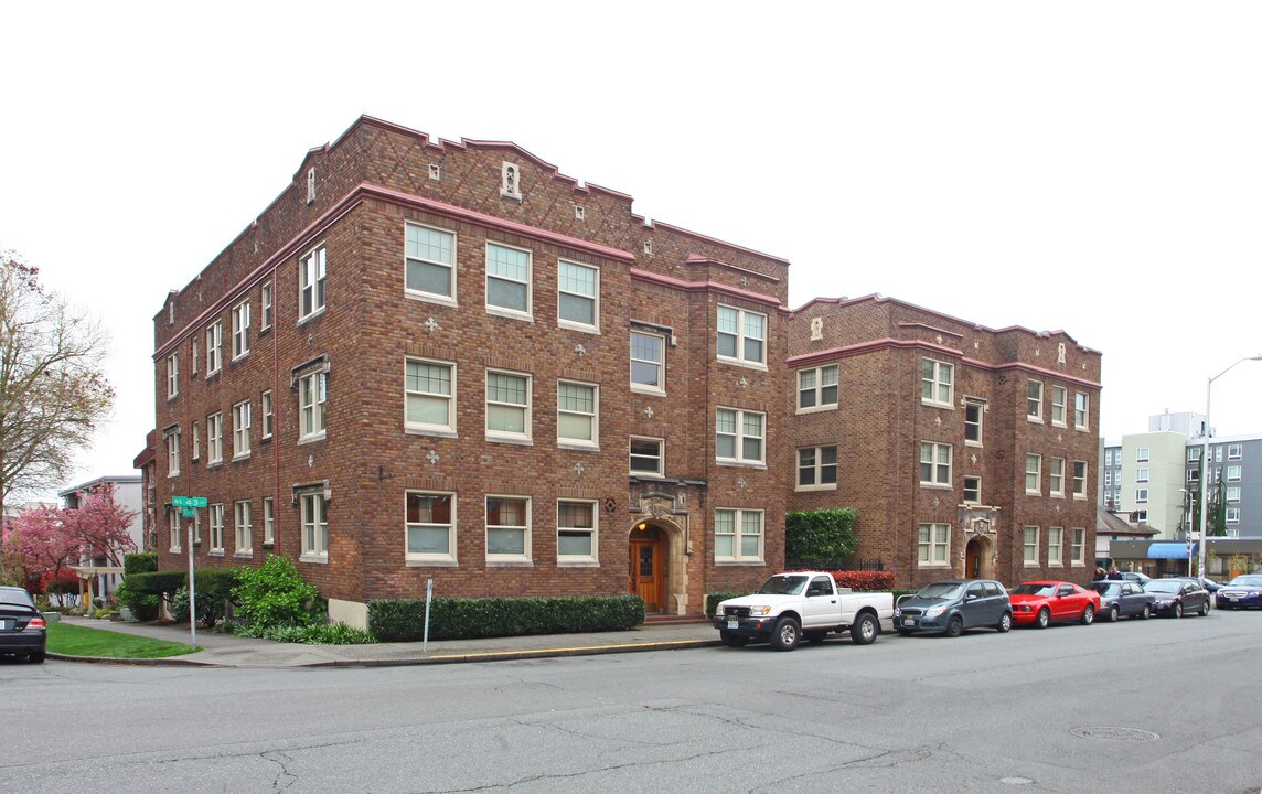 Carol Apartments in Seattle, WA - Building Photo