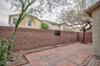 6784 W Oak Mist Ave in Las Vegas, NV - Building Photo - Building Photo