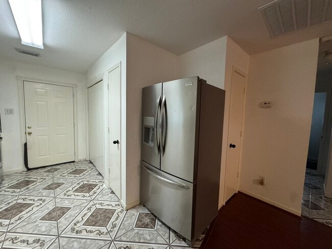 9730 Linares Dr in Houston, TX - Building Photo - Building Photo