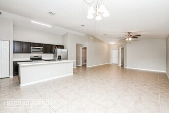 846 Carnation Ave SE in Palm Bay, FL - Foto de edificio - Building Photo