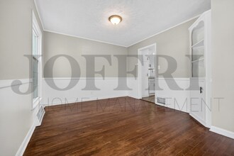 21012 Hillgrove Ave in Maple Heights, OH - Foto de edificio - Building Photo