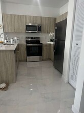 6731 SW 13th St, Unit B2 in Miami, FL - Foto de edificio - Building Photo
