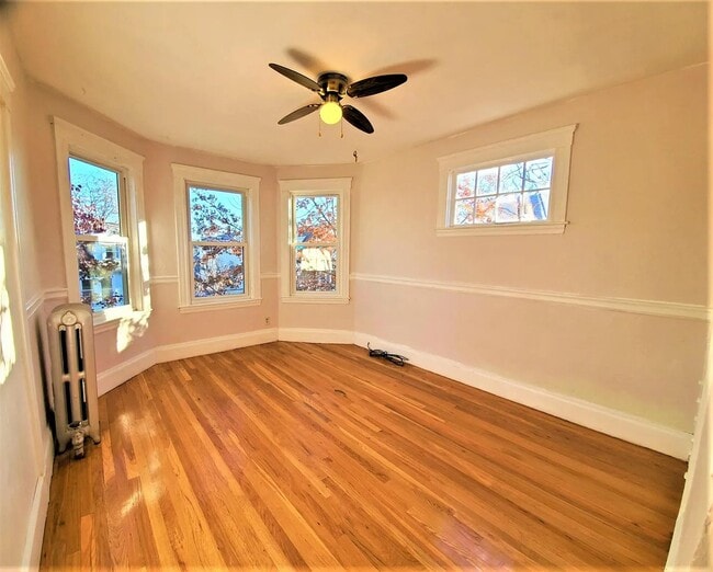 39 Waterhouse St, Unit 3 in Somerville, MA - Building Photo - Building Photo