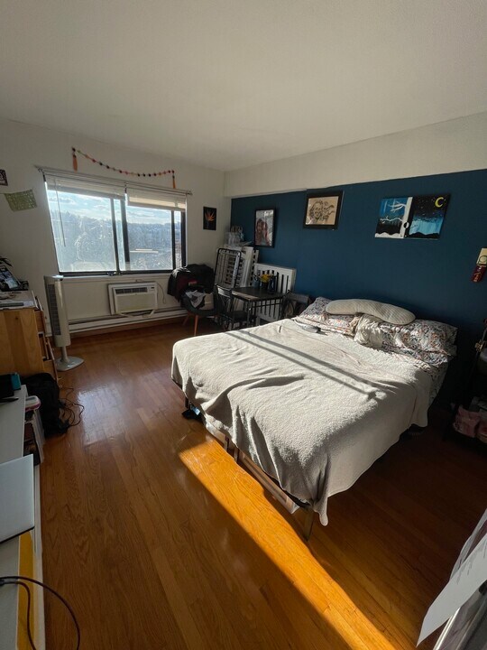 186 Naples Rd, Unit 401 in Brookline, MA - Building Photo