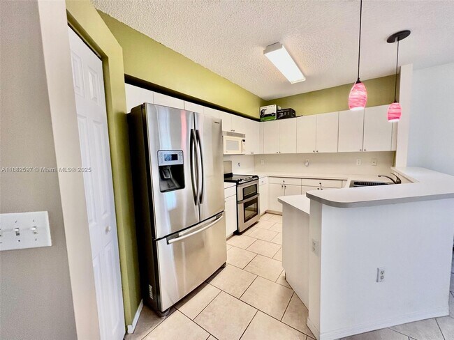 2319 SE 24th Ave in Homestead, FL - Building Photo - Building Photo