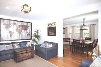 1093 Shippan Ave in Stamford, CT - Building Photo - Building Photo