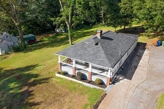 2151 Pryor Rd SW in Atlanta, GA - Building Photo - Building Photo