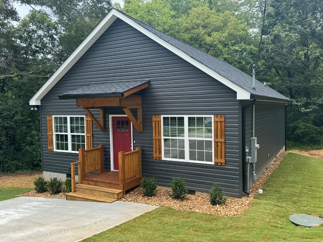 180 Drake Rd in Dalton, GA - Building Photo - Building Photo