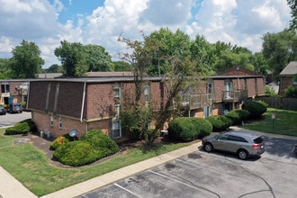 Brookwood Apartments in Indianapolis, IN - Building Photo - Building Photo